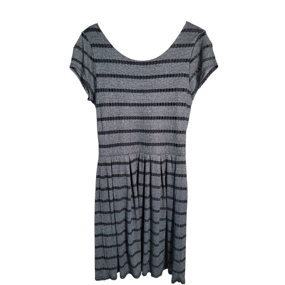 eight sixty Grey & Silver Metallic Thread Dress Eyelet Accented Stripes Size L